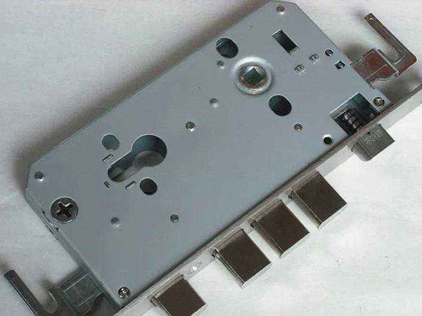 铁力24小时上门开锁公司